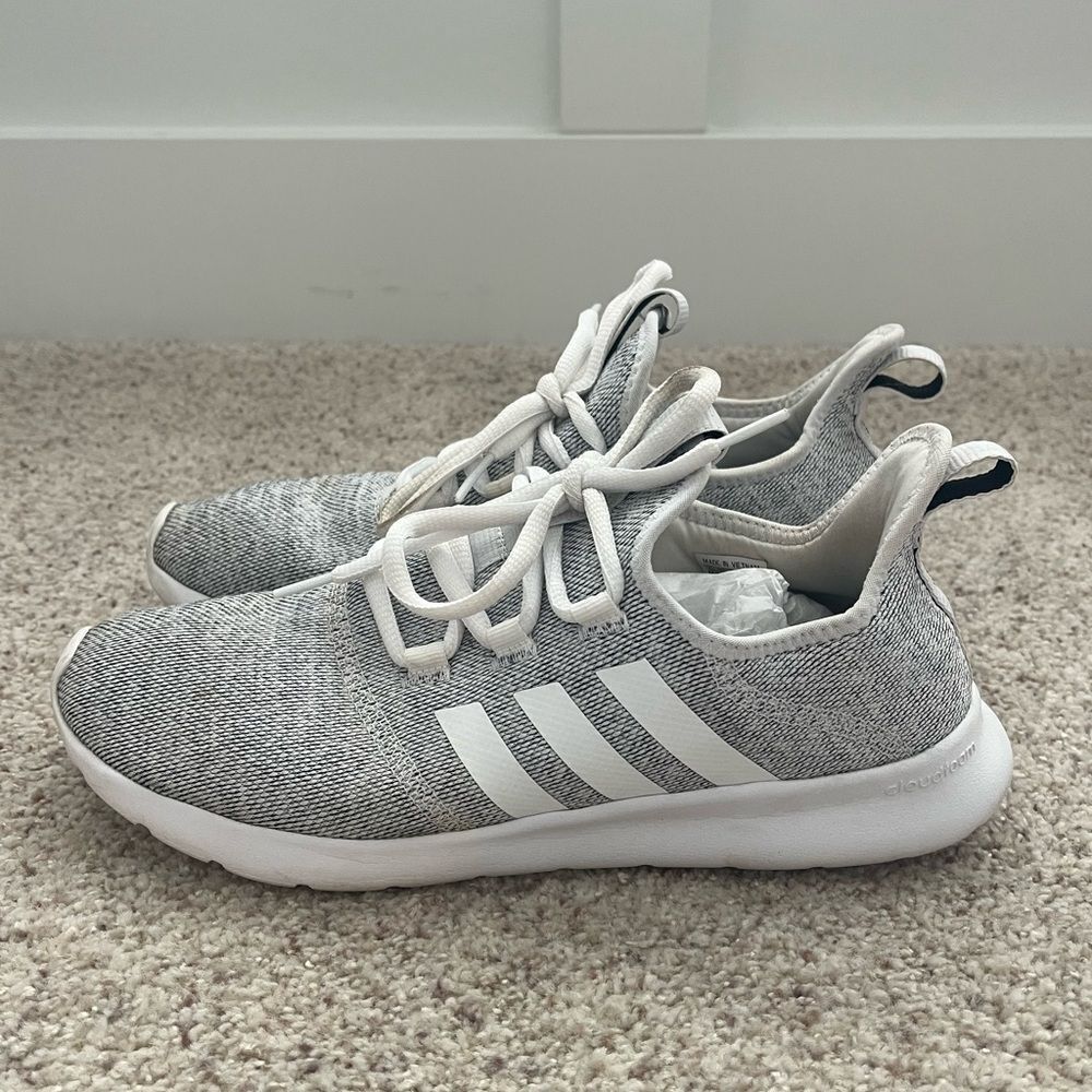WOMENS ADIDAS Cloudfoam Pure 2.0 Running Shoes 
Size 9.5